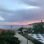 Hotel White Marine