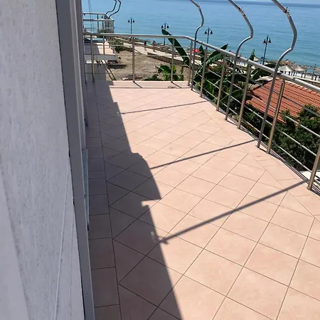 White Marine Hotel 酒店 科帕罗